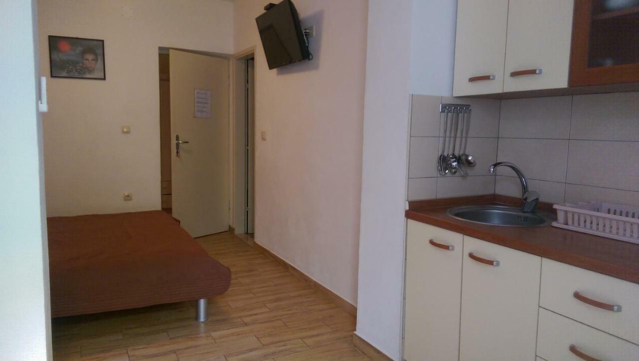 Apartmani Dina Makarska Exterior foto